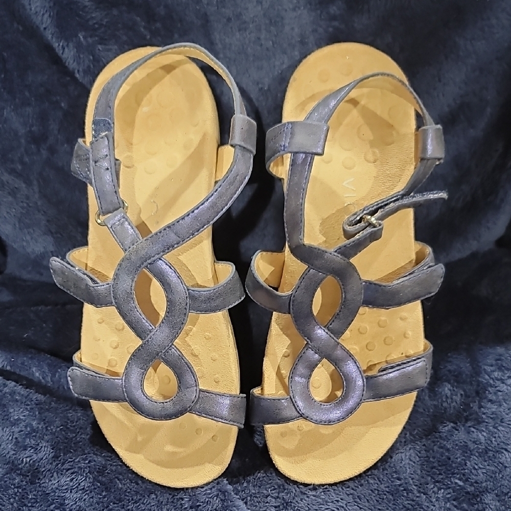 Vionic Women's Silver and Tan Sandals